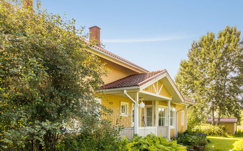 Grand Villa Kemijoki: Mobilia, Sedia, Mobili Da Esterno, Tavolo, Legna, Tavolo Esterno, Cucina & Sala Da Pranzo Tavolo, Shade, Giardino, Ombrello