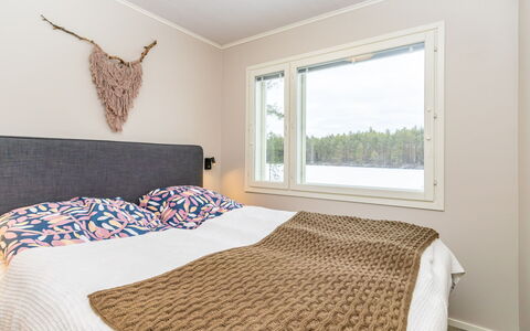 Lumpeenranta: Legna, Camera Da Letto, Letto, Pavimento, Bedding, Telaio Del Letto, Lenzuolo, Biancheria, Cuscino, Latifoglie