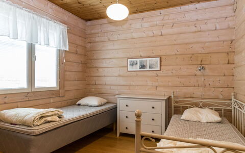 Kuusikko: Mobilia, Pavimento, Interior Design, Pavimentazione, Legna, Camera Da Letto, Letto, Soffitto, Camera, Pavimento In Legno