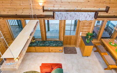 Purjeranta: Mobilia, Interior Design, Pavimentazione, Pavimento, Tavolo, Soffitto, Cucina & Sala Da Pranzo Tavolo, Illuminazione, Sedia, Casa