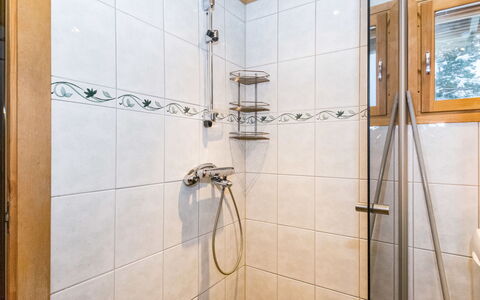 Purjeranta: Mobilia, Interior Design, Pavimentazione, Pavimento, Tavolo, Soffitto, Cucina & Sala Da Pranzo Tavolo, Illuminazione, Sedia, Casa