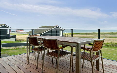 Ewelina - 150M from the Sea: Tetto, Casa, Casa, Villetta, Raccordo, Estate, Driveway, Edifici Giardino, Cortile, Capannone