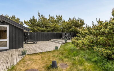Ubbe - 800M from the Sea