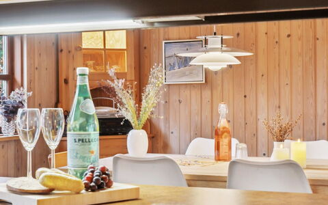 Niyazi - 770M from the Sea: Interior Design, Lampada, Legna, Mobilia, Soffitto, Pavimentazione, Illuminazione, Controsoffitto, Pavimento, Cucina