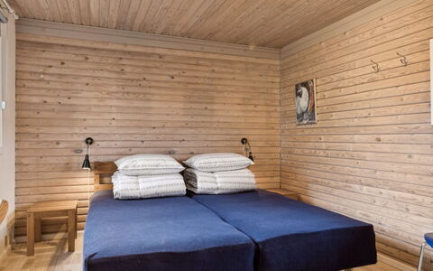 Selenia - 1Km from the Sea: Mobilia, Pavimentazione, Pavimento, Legna, Camera Da Letto, Interior Design, Letto, Soffitto, Camera, Lenzuolo