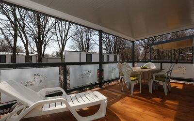 Banko Camping 261.1: Costruzione, Nube, Mobilia, Finestra, Cielo, Azzurro, Legna, Interior Design, Shade
