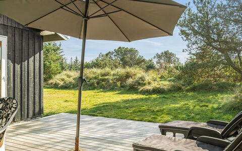 Swenki - 700M from the Sea: Tetto, Casa, Casa, Villetta, Porta, Raccordo, Deck, Portico, Plank, Latifoglie