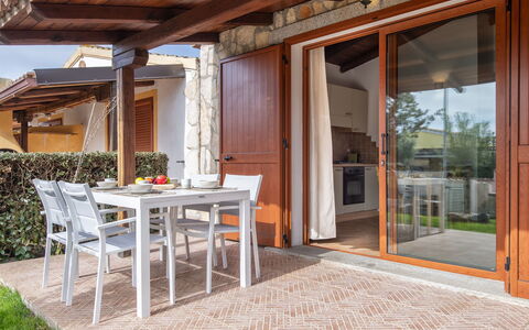 Momo: Cielo, Pianta, Costruzione, Albero, Shade, Immobiliare, Paesaggio, Facciata, Nube, Appartamento