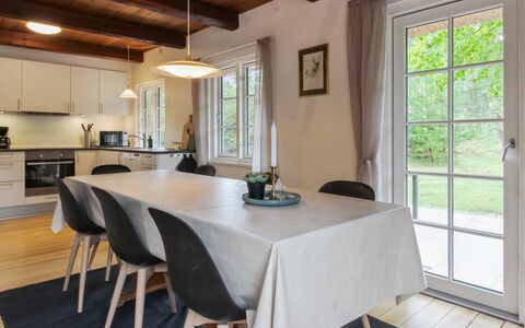 Hila: Mobilia, Legna, Pavimentazione, Interior Design, Cucina & Sala Da Pranzo Tavolo, Sala Da Pranzo, Pavimento, Casa, Pavimento In Legno, Tavolo