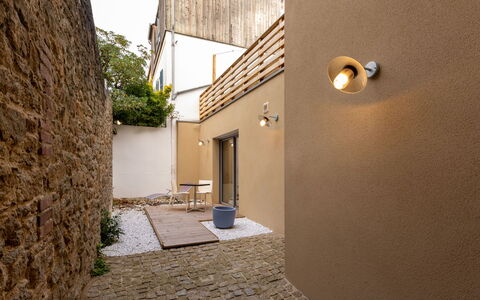 L'Oiseau 2: Cielo, Acqua, Costruzione, Proprietà, Giorno, Piscina, Finestra, Blu, Azzurro, Architettura