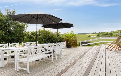 Katharine - 175M from the Sea: Legna, Casa, Portico, Deck, Latifoglie, Tetto, Color Legno, Pavimento In Legno, Eco Hotel