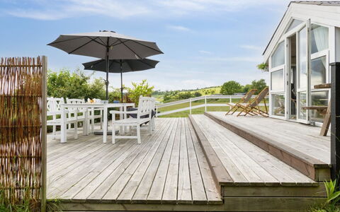 Katharine - 175M from the Sea: Legna, Casa, Portico, Deck, Latifoglie, Tetto, Color Legno, Pavimento In Legno, Eco Hotel