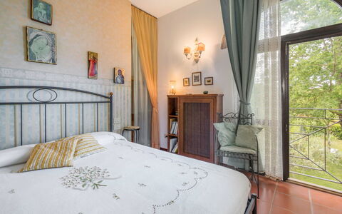 Casa Bellosguardo a Vinci: Mobilia, Proprietà, Costruzione, Cornice, Cabinetry, Comfort, Legna, Telaio Del Letto, Tessile, Interior Design