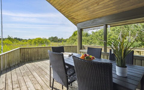 Hunlef - 1.7Km from the Sea: 