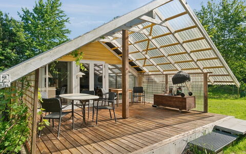 Lennart - 4Km from the Sea: Blu, Arbusto, Villetta, Groundcover, Giardino, Estate, Shade, Landscaping, Agriturismo, Eco Hotel