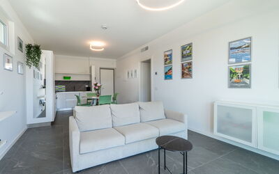 Le Lac 165.1: Interior Design, Pavimentazione, Soffitto, Mobilia, Pavimento, Divano, Camera, Soggiorno, Appartamento