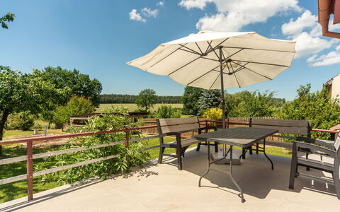 Smrž: Mobilia, Mobili Da Esterno, Tavolo, Tavolo Esterno, Sedia, Ombrello, Cucina & Sala Da Pranzo Tavolo, Shade, Giardino, Color Legno