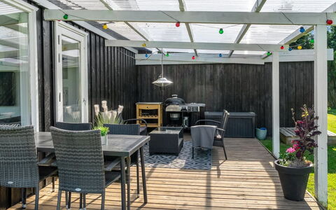 Marielouise - from the Sea: Mobilia, Interior Design, Pavimentazione, Pavimento, Soffitto, Camera, Sedia, Tavolo, Appartamento, Cucina & Sala Da Pranzo Tavolo