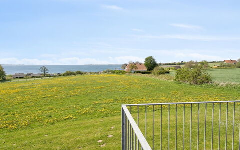 Halvor - 275M from the Sea: Tetto, Casa, Casa, Villetta, Porta, Raccordo, Deck, Portico, Plank, Latifoglie