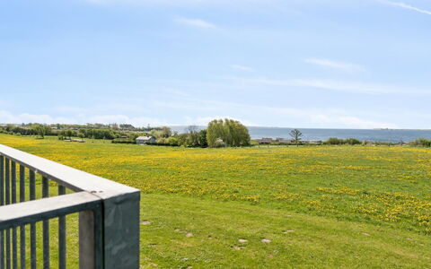 Halvor - 275M from the Sea: Tetto, Casa, Casa, Villetta, Porta, Raccordo, Deck, Portico, Plank, Latifoglie