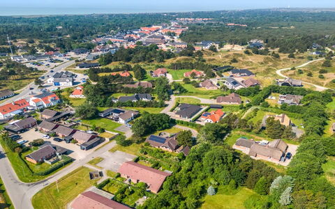 Elsi - 1.3Km from the Sea: Zona Residenziale, Visione Globale, Fotografia Aerea, Quartiere, Sobborgo, Paesaggio, Urban Design, Insediamento Umano, Plain, Strada Transitabile