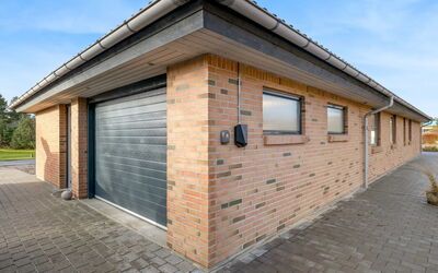 Elsi - 1.3Km from the Sea
