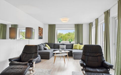 Edo - 575M from the Sea: Mobilia, Interior Design, Pavimentazione, Pavimento, Soffitto, Camera, Sedia, Tavolo, Appartamento, Cucina & Sala Da Pranzo Tavolo