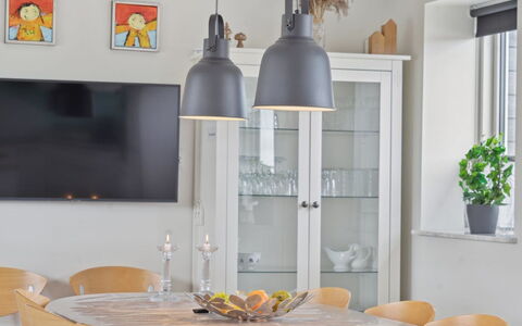 Edo - 575M from the Sea: Mobilia, Interior Design, Pavimentazione, Pavimento, Soffitto, Camera, Sedia, Tavolo, Appartamento, Cucina & Sala Da Pranzo Tavolo