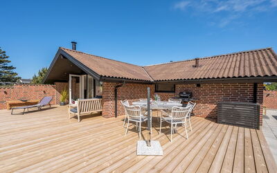 Tilda - 900M from the Sea