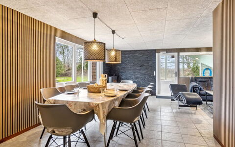Fidelia - 400M from the Sea: Soffitto, Pavimentazione, Interior Design, Pavimento, Materiale Composito, Mobilia, Ricorrere, Hotel, Design, Illuminazione Diurna