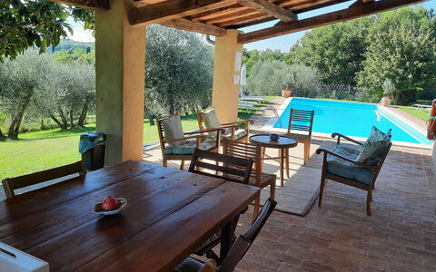 Villa San Giovanni: Tavolo, Proprietà, Pianta, Mobilia, Legna, Interior Design, Shade, Albero, Mobili Da Esterno, Villetta