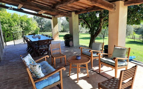 Villa San Giovanni: Mobilia, Proprietà, Pianta, Tavolo, Legna, Costruzione, Portico, Albero, Mobili Da Esterno, Shade