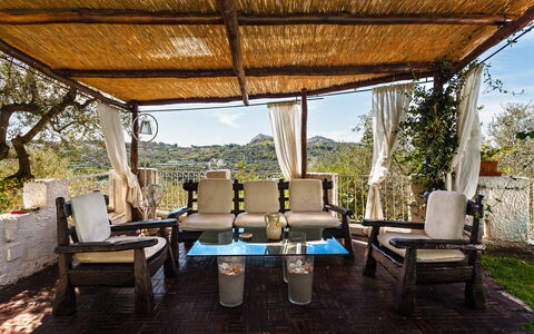 Villa Il Sole Di Sorrento: Mobilia, Proprietà, Pianta, Shade, Interior Design, Illuminazione, Architettura, Albero, Immobiliare, Soggiorno