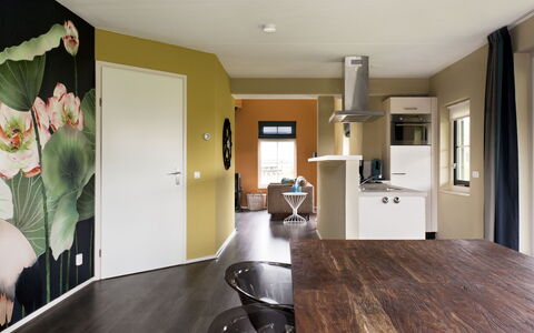 Heerd Wellness de Luxe: Mobilia, Cabinetry, Tavolo, Controsoffitto, Legna, Illuminazione, Interior Design, Pavimentazione, Costruzione, Sedia