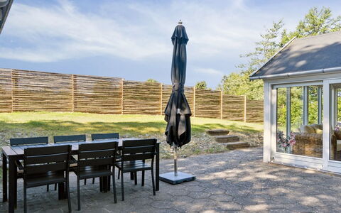 Laurens - 800M from the Sea: Tetto, Casa, Casa, Villetta, Raccordo, Estate, Driveway, Edifici Giardino, Cortile, Capannone