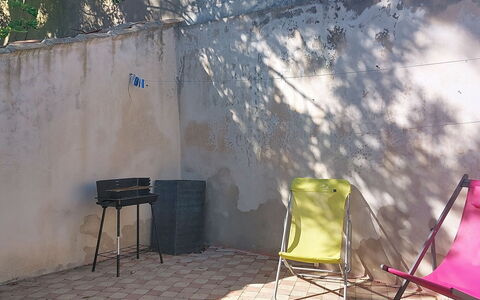 La Boirie: Mobilia, Mobili Da Esterno, Materiale Composito, Sedia, Calcestruzzo, Backyard, Cortile, Color Legno, Flagstone, Sedia Pieghevole