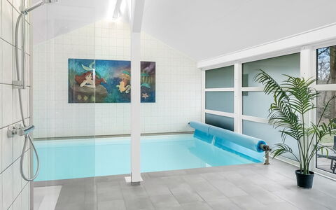 Tovi - 600M from the Sea: Mobilia, Interior Design, Sedia, Pavimentazione, Tavolo, Ricorrere, Pavimento, Soffitto, Camera, Eco Hotel
