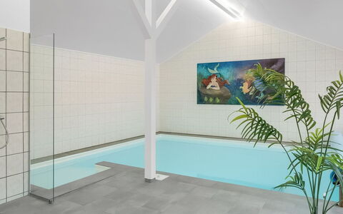 Tovi - 600M from the Sea: Mobilia, Interior Design, Sedia, Pavimentazione, Tavolo, Ricorrere, Pavimento, Soffitto, Camera, Eco Hotel