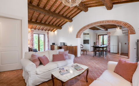 Vineyard’s Cottage With Pool, Ac, Wifi - Siena: Tavolo, Mobilia, Proprietà, Divano, Soggiorno, Legna, Interior Design, Pavimento, Pavimentazione, Comfort