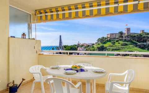 Fuengirola 605: Tavolo, Mobilia, Proprietà, Cielo, Nube, Costruzione, Finestra, Sedia, Pianta, Interior Design