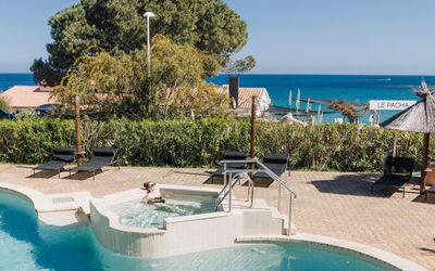 Tarco 700: Acqua, Piscina, Ricorrere, Mobili Da Esterno, Ombrello, Eco Hotel, Shade, Tempo Libero, Vacanza, Località Balneare
