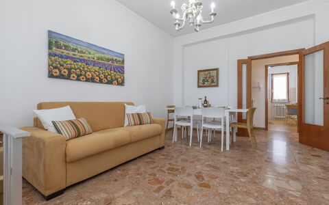Casa Rivamare: Cornice, Divano, Mobilia, Tavolo, Soggiorno, Legna, Illuminazione, Comfort, Costruzione, Architettura