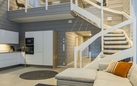 Levin Hiihtäjä: Balcone, Appartamento, Shade, Bicchiere, Condominio, Corrimano, Portico, Illuminazione Diurna, Deck, Mobili Da Esterno