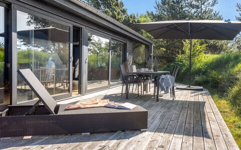 Einette - 100M from the Sea: Mobilia, Interior Design, Pavimentazione, Pavimento, Soffitto, Camera, Sedia, Tavolo, Appartamento, Cucina & Sala Da Pranzo Tavolo