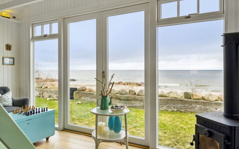 Ofrath - 5M from the Sea: Mobilia, Interior Design, Pavimento, Pavimentazione, Soffitto, Mare, Camera, Oceano, Sedia, Pavimento In Legno