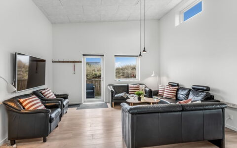 Clarabelle - 1.2Km from the Sea
