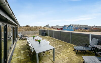 Clarabelle - 1.2Km from the Sea