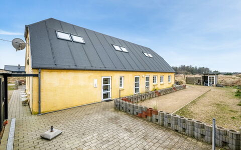 Nafne - 1.2Km from the Sea: Tetto, Casa, Casa, Villetta, Porta, Raccordo, Deck, Portico, Plank, Latifoglie