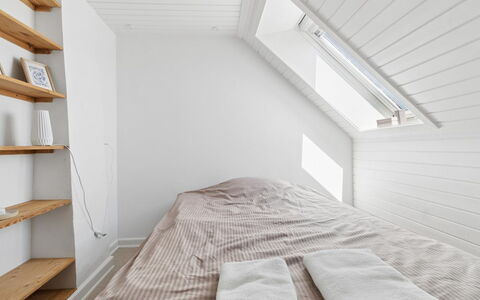 Antonina - 1.5Km from the Sea: Parete, Legna, Soffitto, Camera Da Letto, Interior Design, Pavimento, Pavimentazione, Attico, Letto, Biancheria
