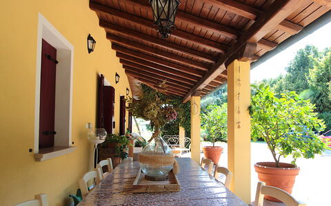 Oasi Casamaras, Brenta River, Wifi, Ac: Mobilia, Sedia, Tavolo, Porta, Vaso Di Fiori, Cucina & Sala Da Pranzo Tavolo, Shade, Portico, Pianta Della Casa, Soffitto
